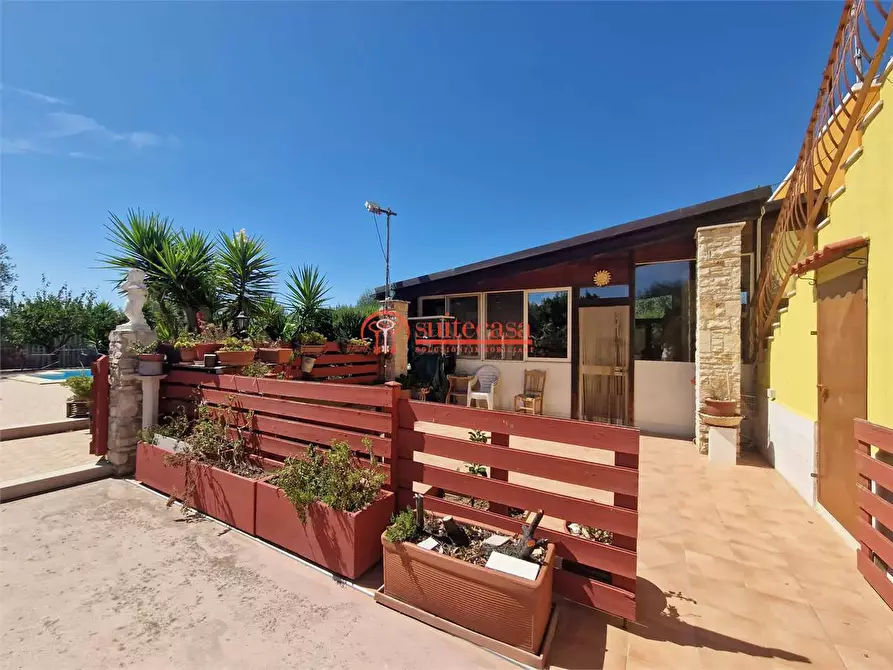 Immagine 3 di Villa in vendita  in contrada Schinosa a Trani