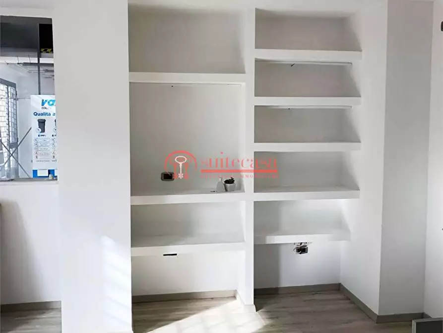 Immagine 7 di Negozio in vendita  in c.so Don Luigi Sturzo  a Trani