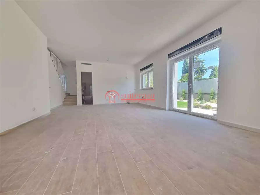 Immagine 4 di Villa in vendita  in via Annibale Maria di Francia a Trani