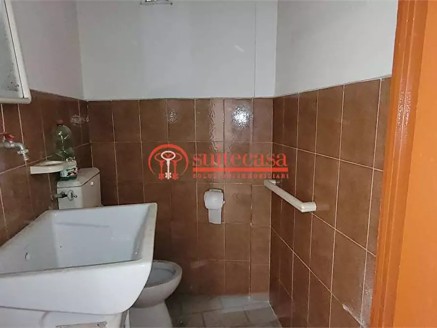 Immagine 5 di Negozio in affitto  in via Gramsci a Trani