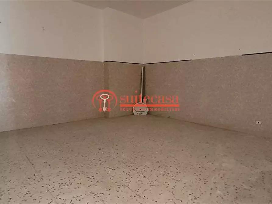 Immagine 2 di Negozio in affitto  in via Gramsci a Trani