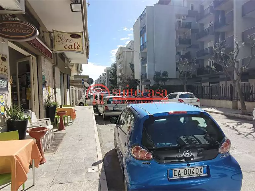 Immagine 7 di Negozio in affitto  in via Gramsci a Trani