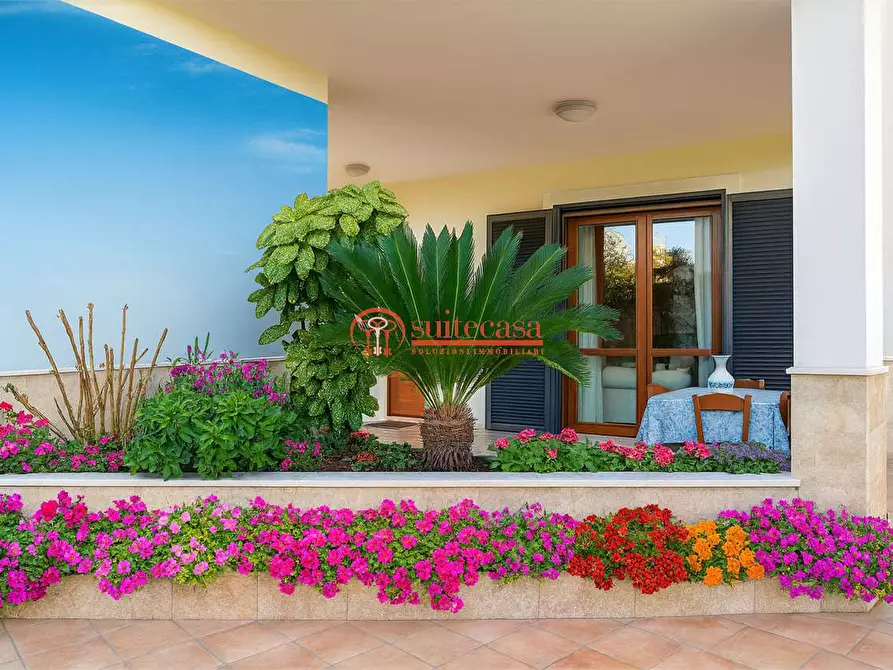 Immagine 3 di Villa in vendita  in via Martiri Di Palermo a Trani