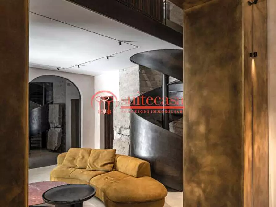 Immagine 6 di Stabile in vendita  in via La giudea a Trani