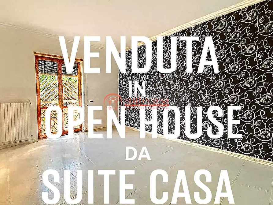 Immagine 1 di Appartamento in vendita  in via Giuseppe di Vagno a Trani