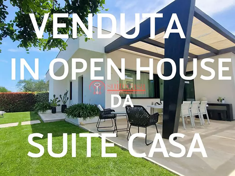 Immagine 1 di Villa in vendita  in via Monte D'alba a Trani