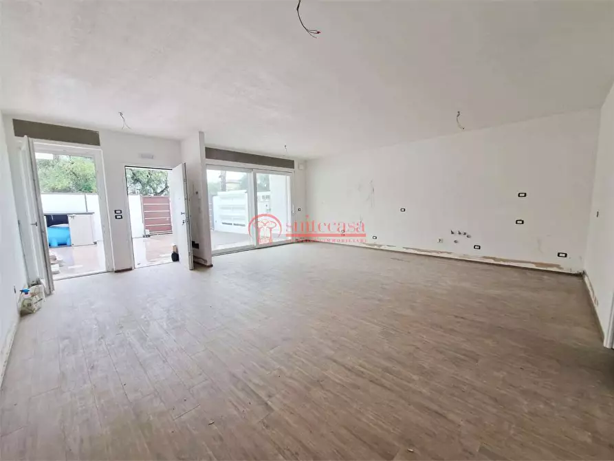 Immagine 3 di Villa in vendita  in via Martiri di Palermo  a Trani