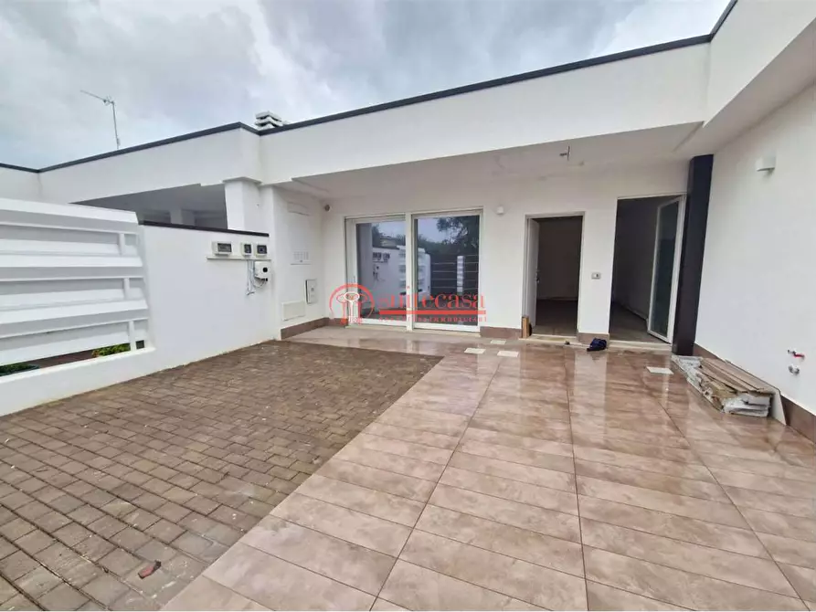 Immagine 7 di Villa in vendita  in via Martiri di Palermo  a Trani