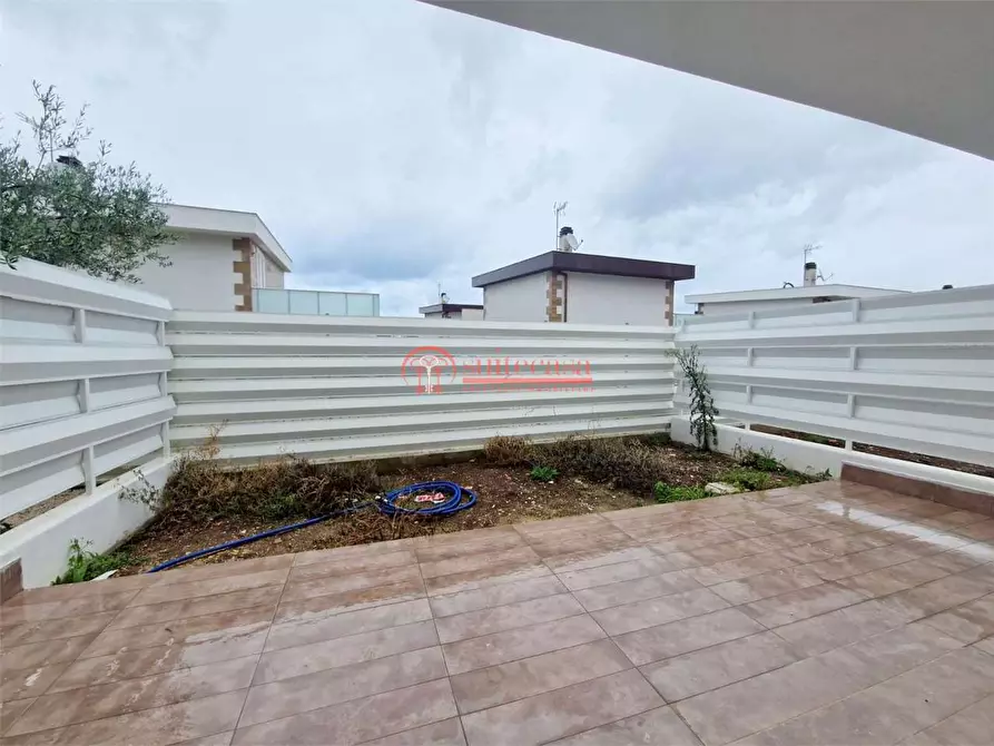 Immagine 11 di Villa in vendita  in via Martiri di Palermo  a Trani