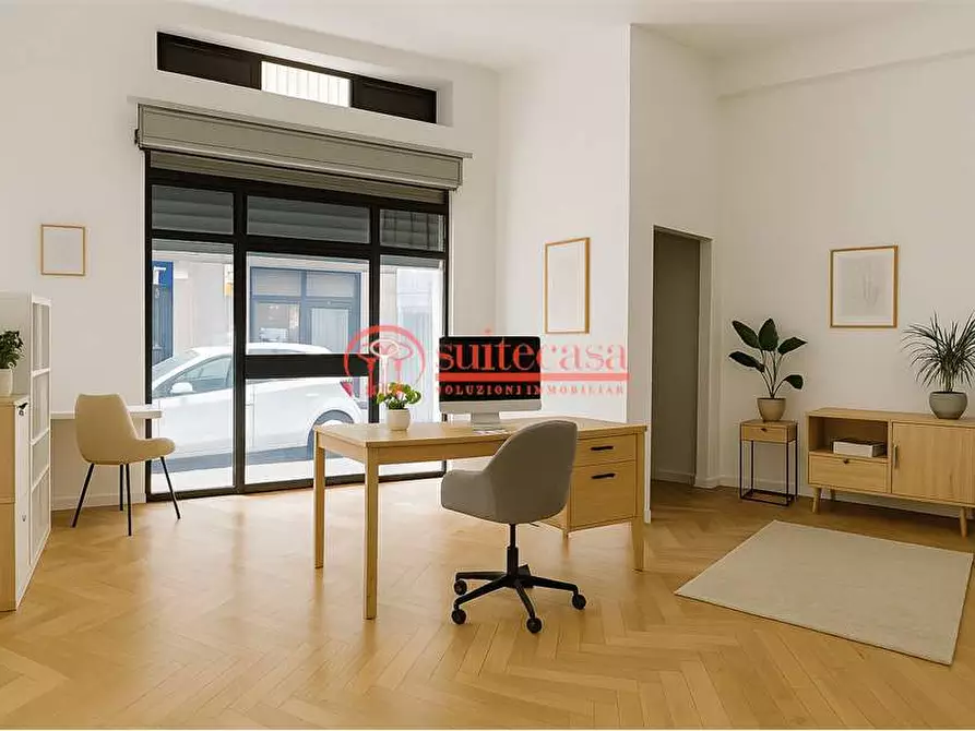 Immagine 2 di Negozio in vendita  in via Gramsci a Trani