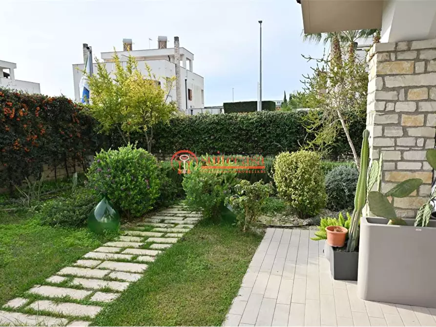 Immagine 10 di Villa in vendita  in via Martiri di Palermo a Trani