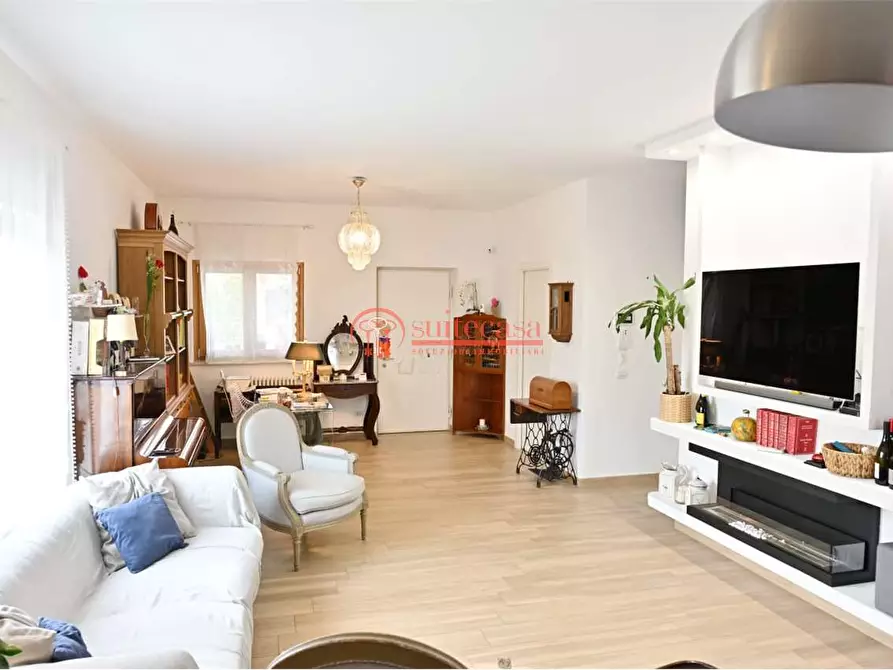 Immagine 15 di Villa in vendita  in via Martiri di Palermo a Trani