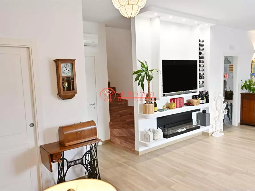 Immagine 17 di Villa in vendita  in via Martiri di Palermo a Trani