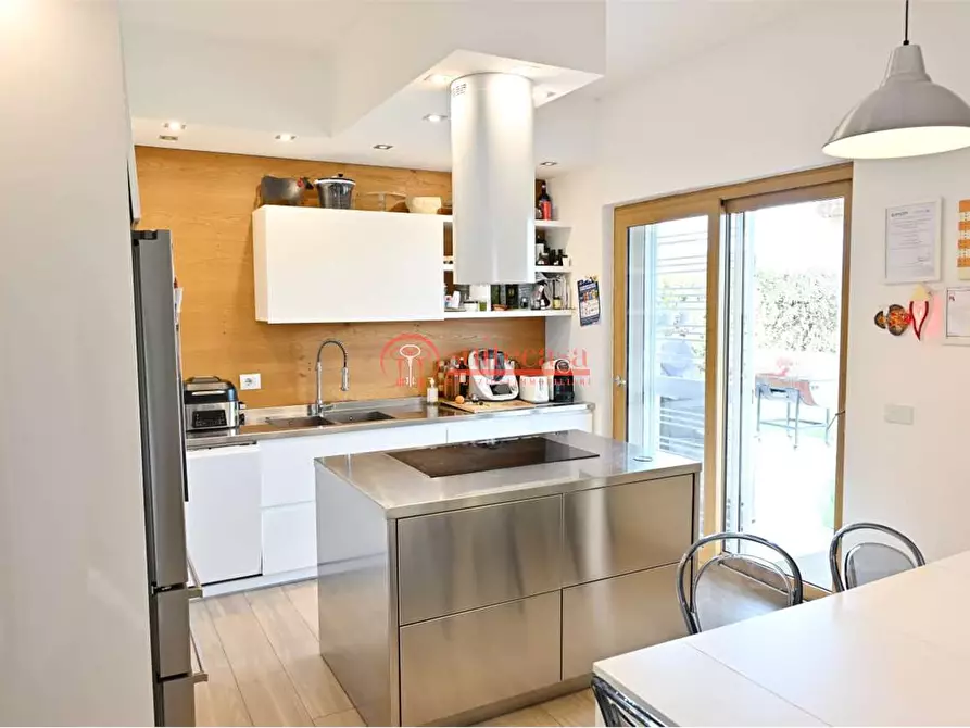 Immagine 18 di Villa in vendita  in via Martiri di Palermo a Trani