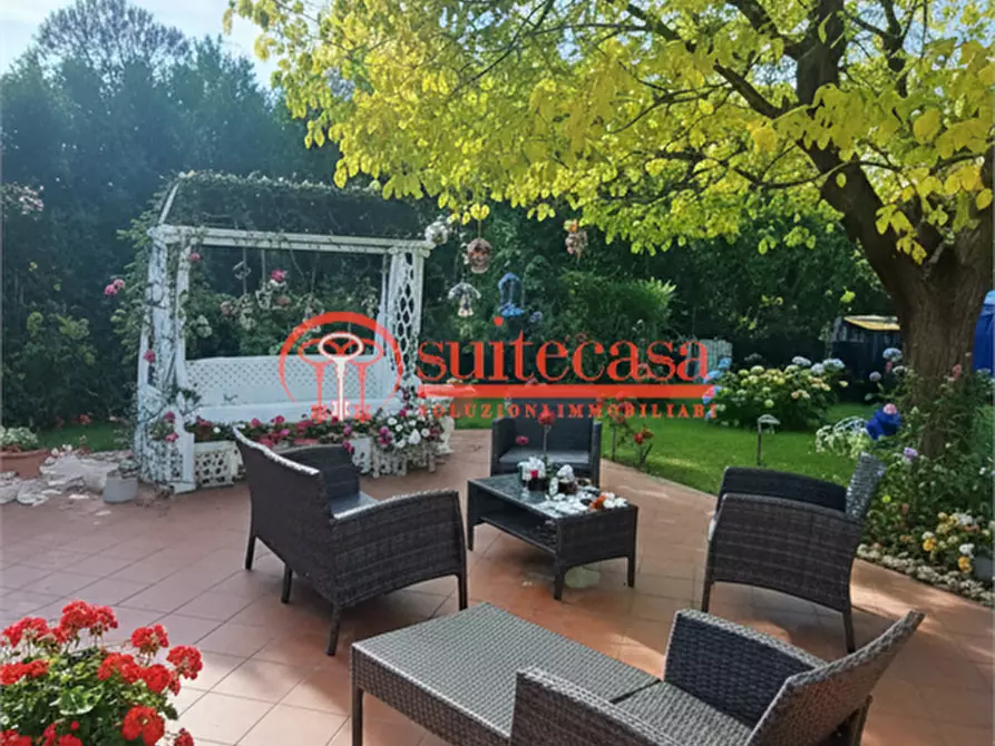 Immagine 13 di Villa in vendita  in Sp 238 a Trani