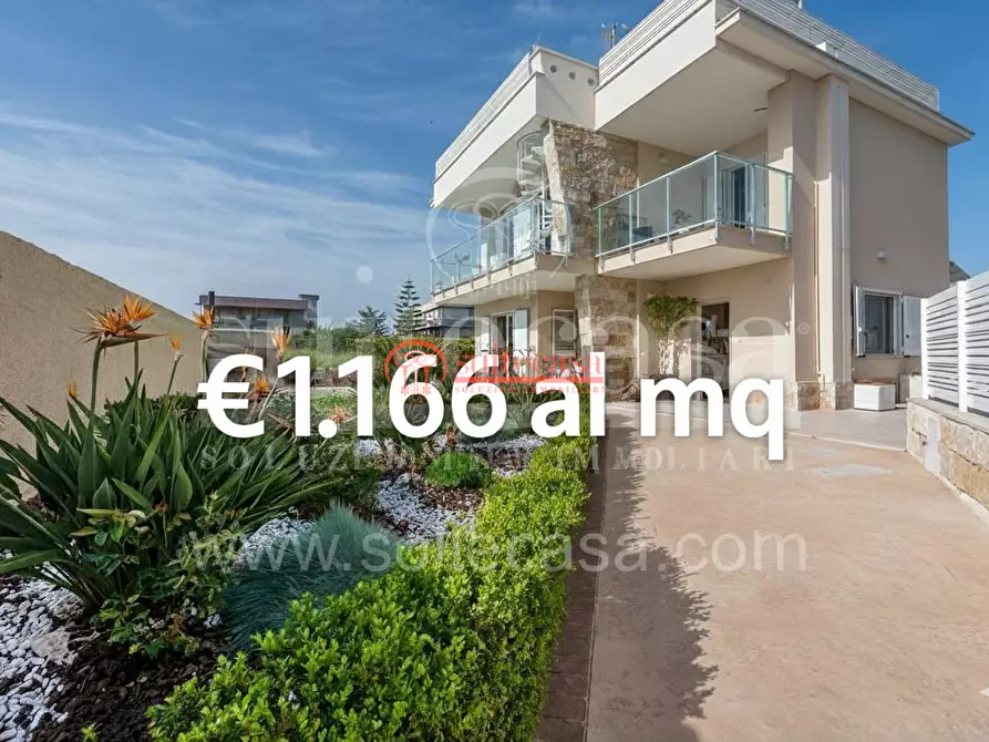 Immagine 26 di Villa in vendita  in via Alberolongo a Trani