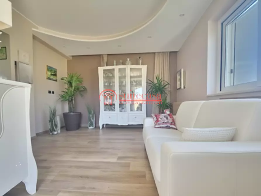 Immagine 27 di Villa in vendita  in via Alberolongo a Trani