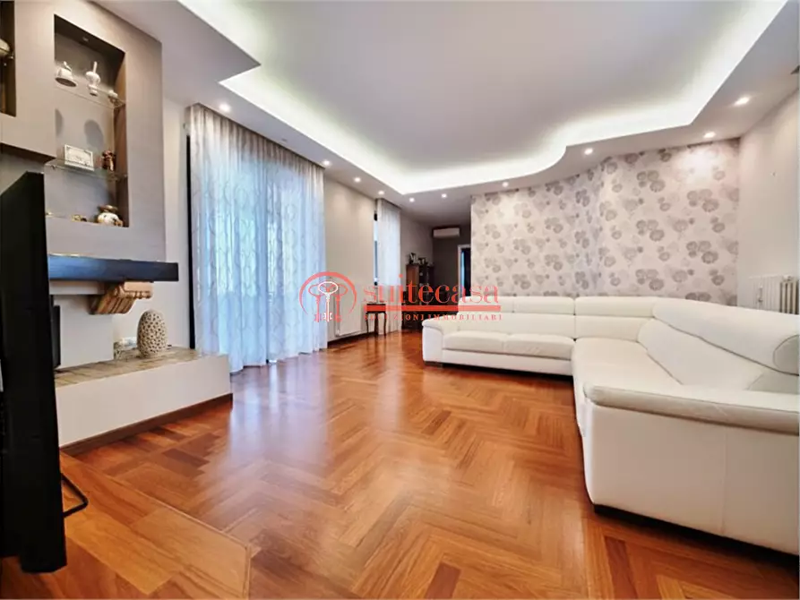 Immagine 1 di Attico in vendita  in corso Don Luigi Sturzo a Trani