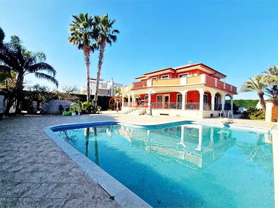 Immagine 2 di Villa in vendita  in Via Martiri di Palermo a Trani