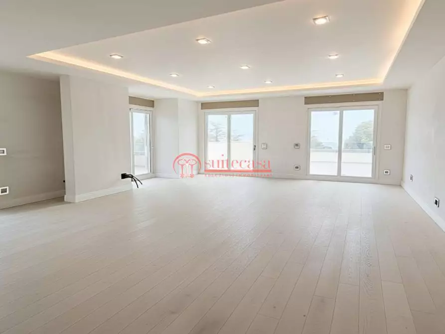 Immagine 8 di Attico in vendita  in via Malcangi  a Trani