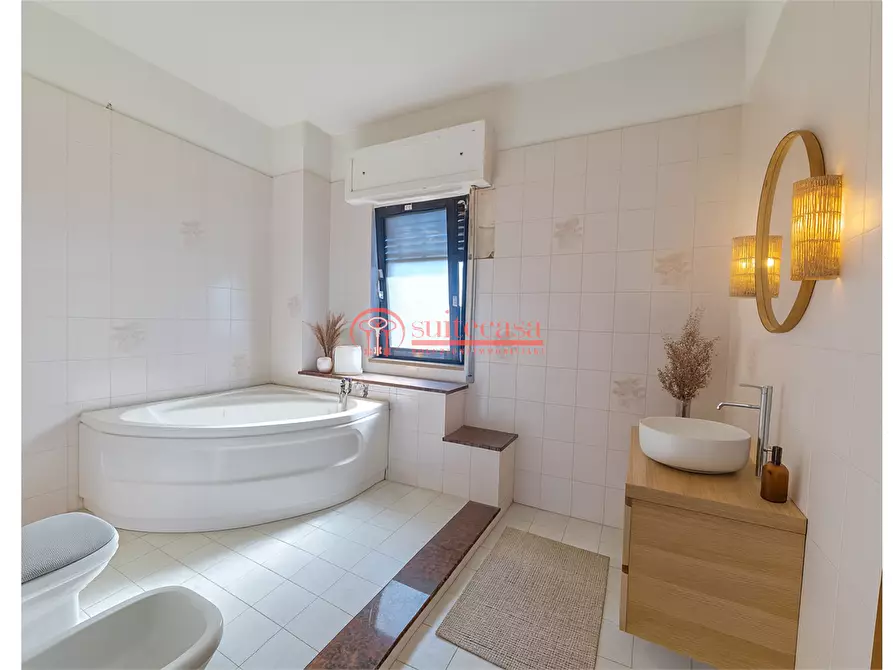 Immagine 6 di Appartamento in vendita  in via Lama delle Campane  a Trani