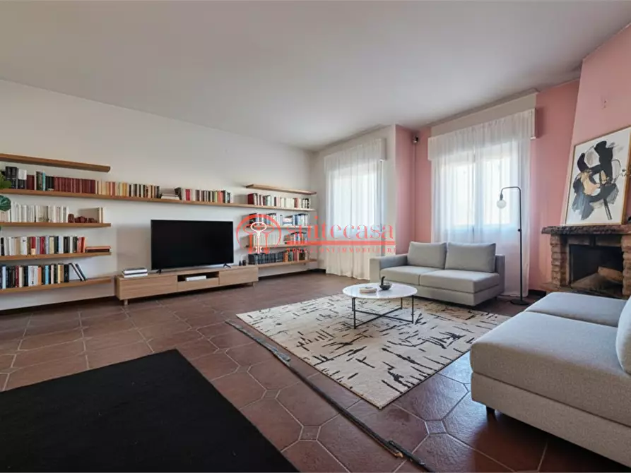 Immagine 3 di Appartamento in vendita  in via Lama delle Campane  a Trani