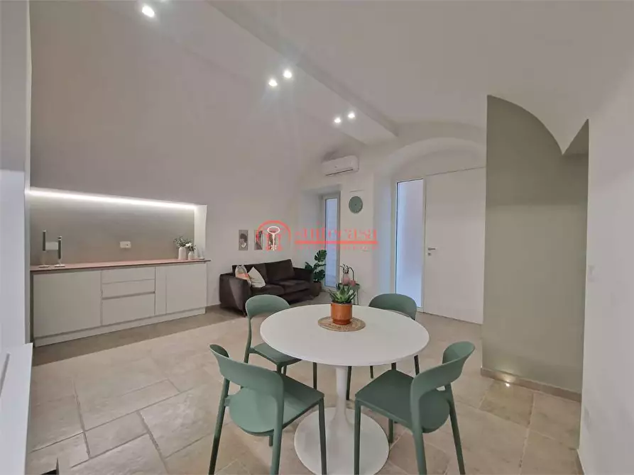 Immagine 3 di Appartamento in vendita  in Piazza Longobardi a Trani