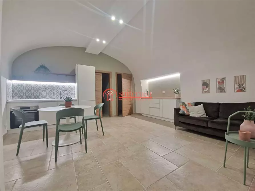 Immagine 12 di Appartamento in vendita  in Piazza Longobardi a Trani