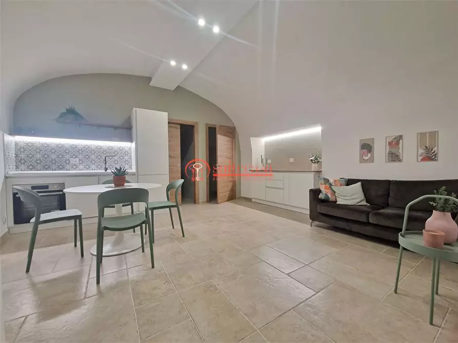 Immagine 13 di Appartamento in vendita  in Piazza Longobardi a Trani