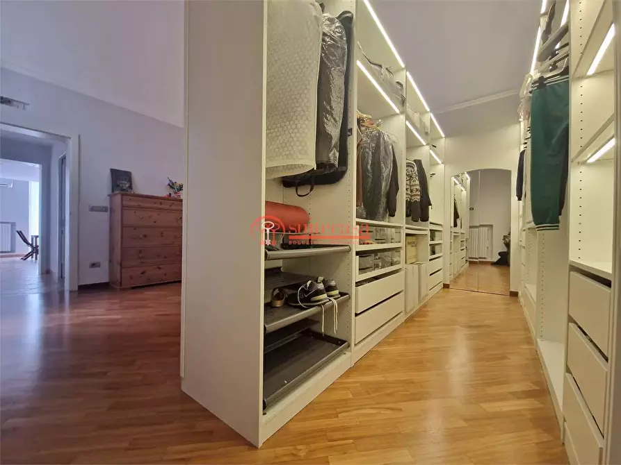 Immagine 15 di Appartamento in vendita  in via Amedeo a Trani