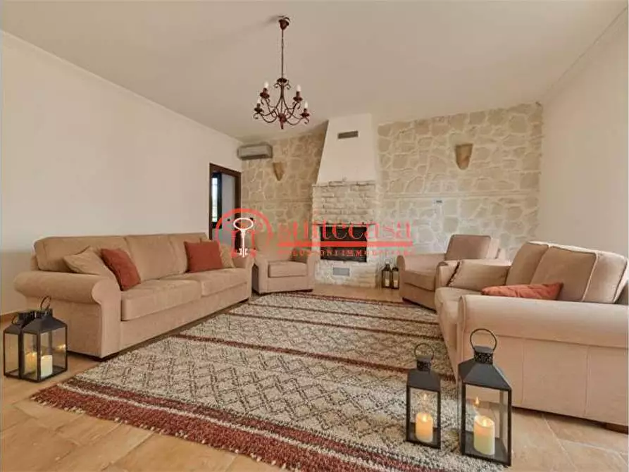 Immagine 3 di Villa in vendita  in I traversa Don Tito a Trani