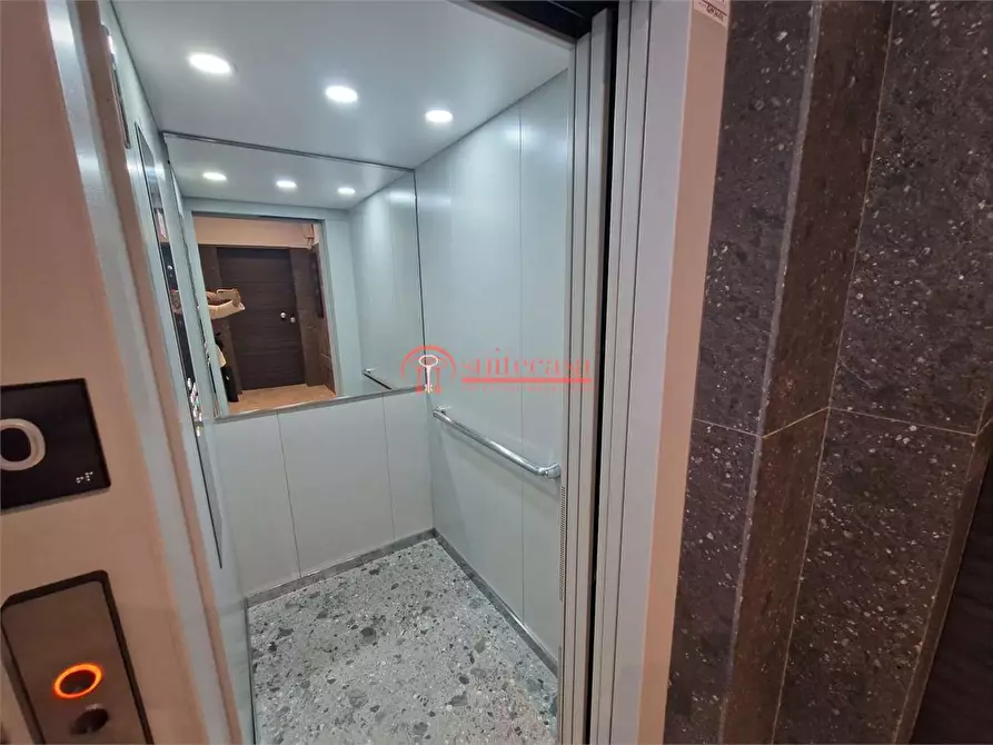 Immagine 3 di Appartamento in vendita  in via Lungomare Cristoforo Colombo a Trani