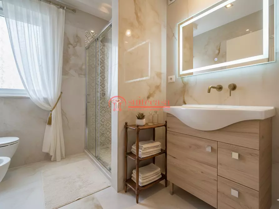 Immagine 9 di Appartamento in vendita  in via Lungomare Cristoforo Colombo a Trani