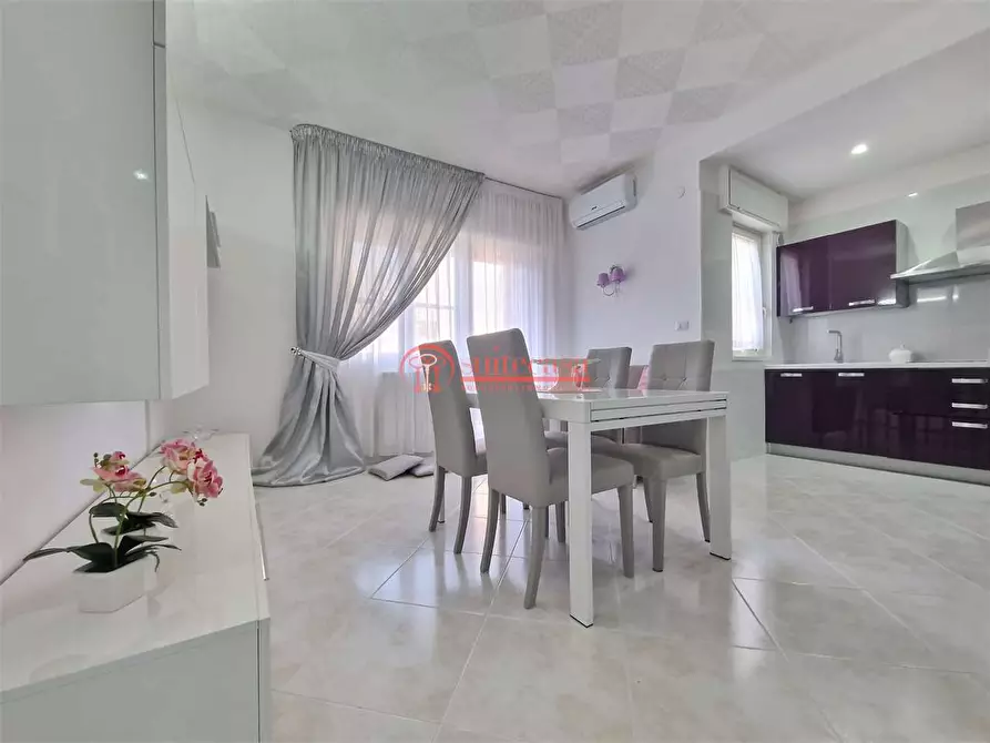 Immagine 20 di Appartamento in vendita  in via Genova a Trani