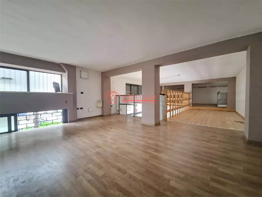 Immagine 6 di Negozio in vendita  in c.so Don Luigi Sturzo  a Trani