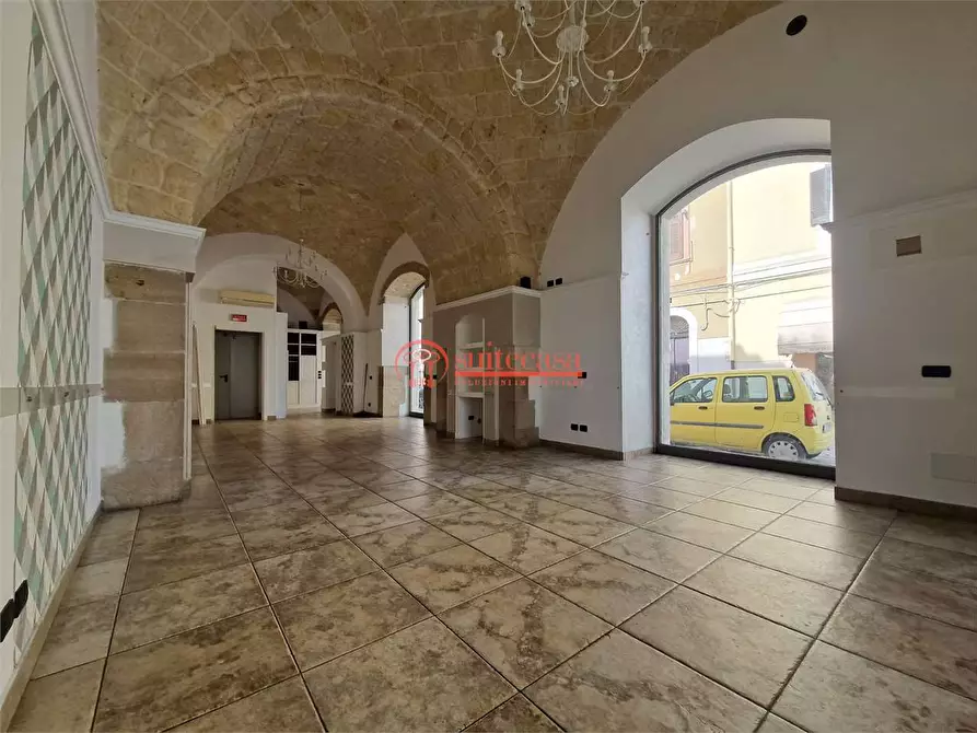 Immagine 1 di Negozio in affitto  in via Maraldo da Trani a Trani