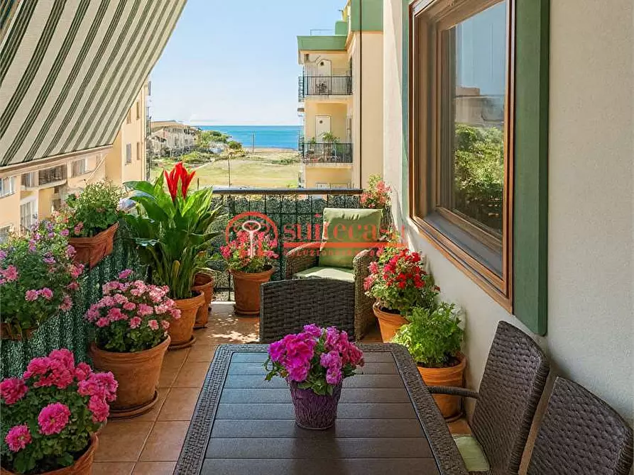 Immagine 2 di Appartamento in vendita  in via Genova a Trani