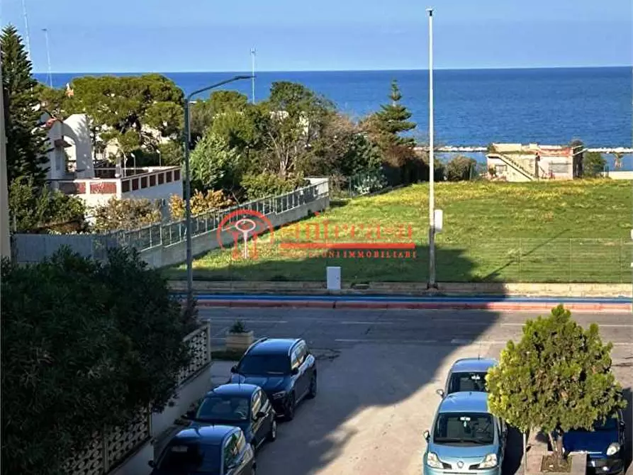 Immagine 6 di Appartamento in vendita  in via Genova a Trani
