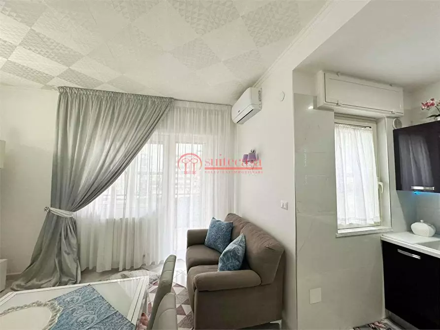 Immagine 10 di Appartamento in vendita  in via Genova a Trani