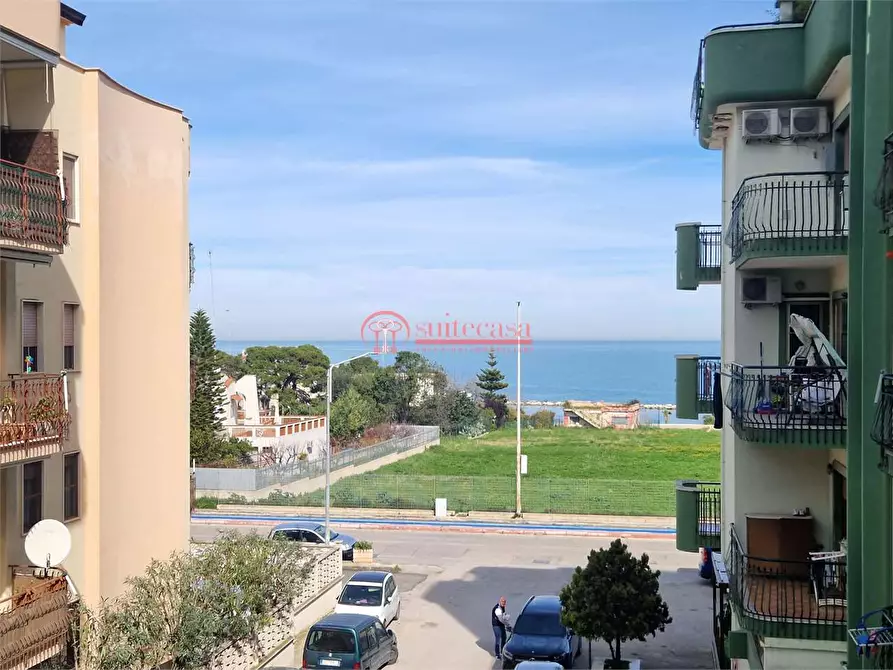 Immagine 24 di Appartamento in vendita  in via Genova a Trani