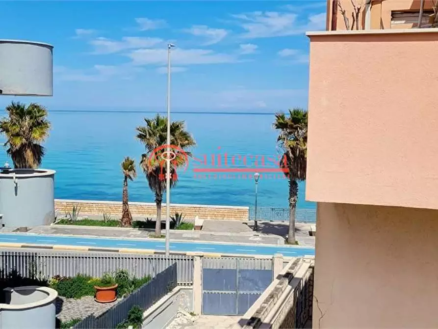 Immagine 2 di Appartamento in affitto  in via Lungomare Cristoforo Colombo a Trani