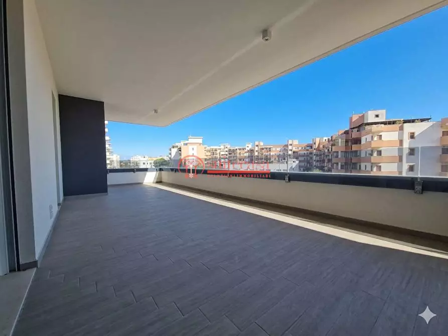 Immagine 10 di Appartamento in vendita  in via Malcangi  a Trani