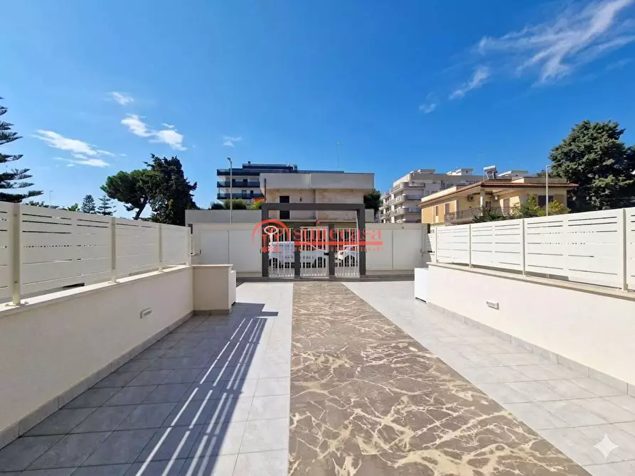 Immagine 13 di Appartamento in vendita  in via Malcangi  a Trani