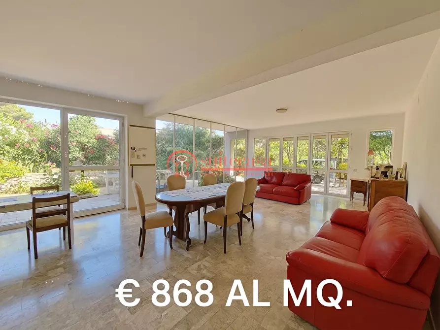 Immagine 1 di Villa in vendita  in via Duchessa D'andria a Trani