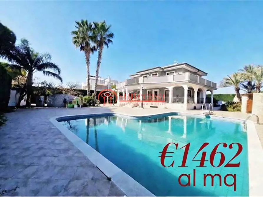 Immagine 1 di Villa in vendita  in Via Martiri di Palermo a Trani