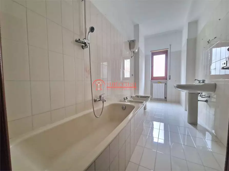 Immagine 12 di Appartamento in vendita  in via Gramsci a Trani