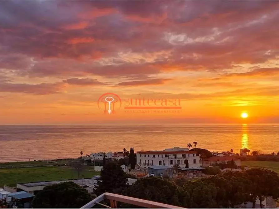 Immagine 1 di Appartamento in vendita  in via Tolomeo a Trani