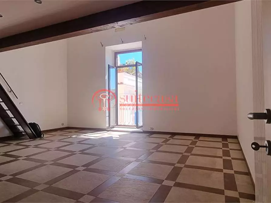 Immagine 13 di Appartamento in vendita  in Piazza Longobardi a Trani