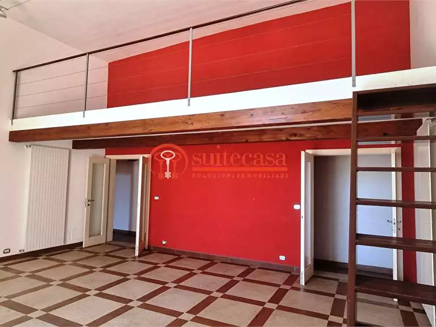 Immagine 11 di Appartamento in vendita  in Piazza Longobardi a Trani