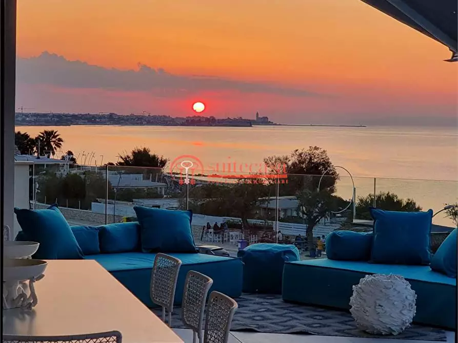Immagine 1 di Villa in vendita  in lungomare Paternostro a Bisceglie